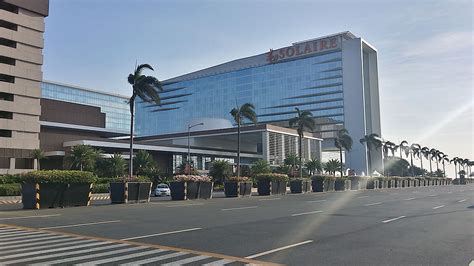 Razon moves north Solaire’s opening to 1 st quarter .